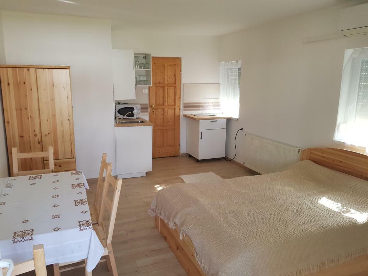 Pagrepe Apartman Balatonvilagos Luaran gambar